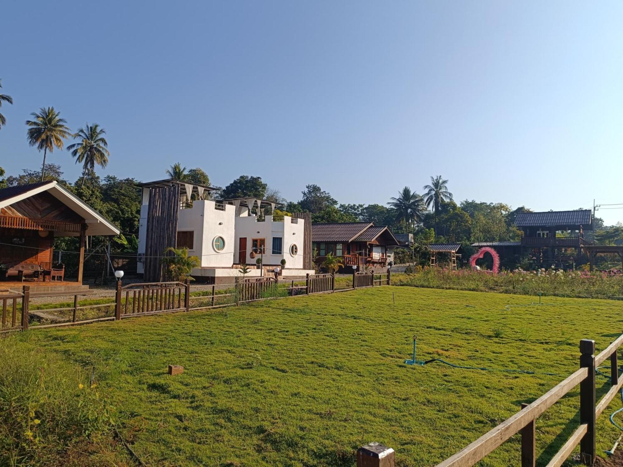 ม่วนใจ๋ปันสุข โฮมสเตย์แอนคาเฟ่ Muanjai Punsuk Homestay And Cafe تشوم تونغ المظهر الخارجي الصورة