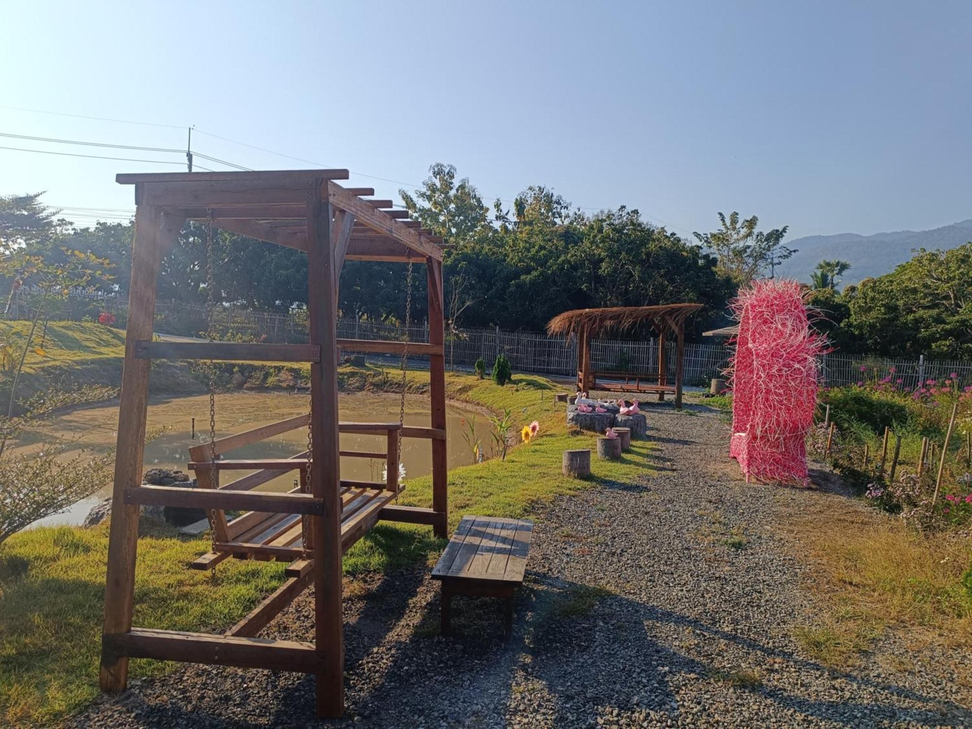 ม่วนใจ๋ปันสุข โฮมสเตย์แอนคาเฟ่ Muanjai Punsuk Homestay And Cafe تشوم تونغ المظهر الخارجي الصورة
