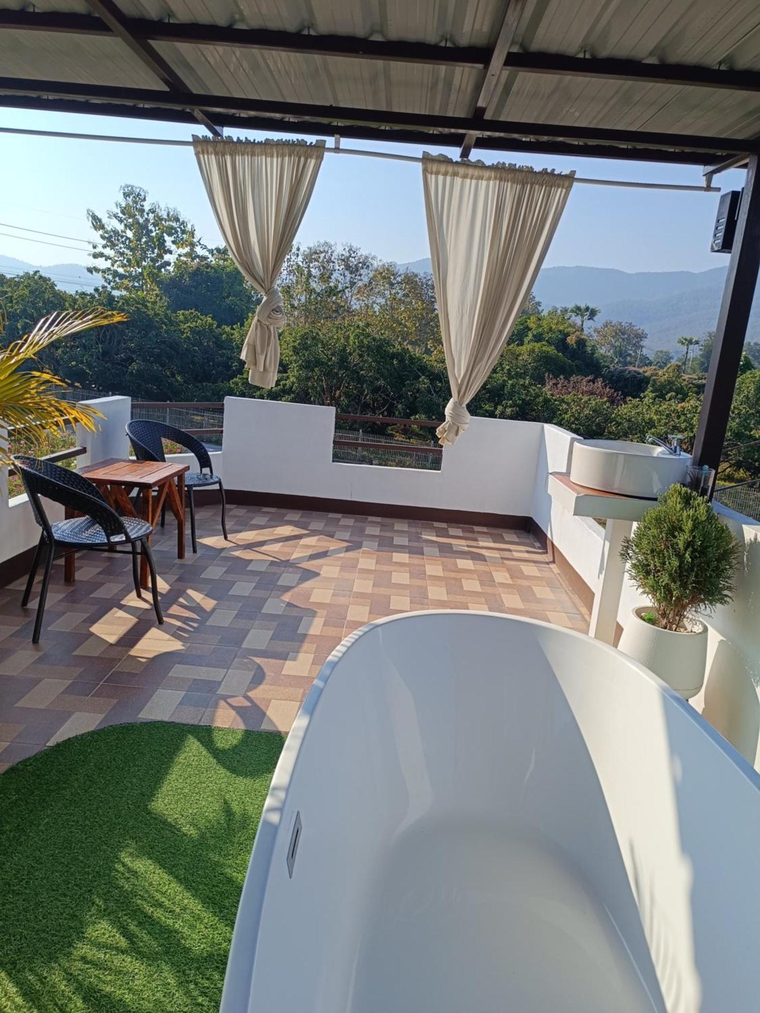 ม่วนใจ๋ปันสุข โฮมสเตย์แอนคาเฟ่ Muanjai Punsuk Homestay And Cafe تشوم تونغ المظهر الخارجي الصورة